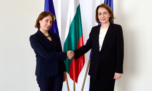 Сигурността и разширяването на ЕС във фокуса на срещата между министър Надежда Нейнски и посланика на Франция в България Н. Пр. Мари Дюмулен